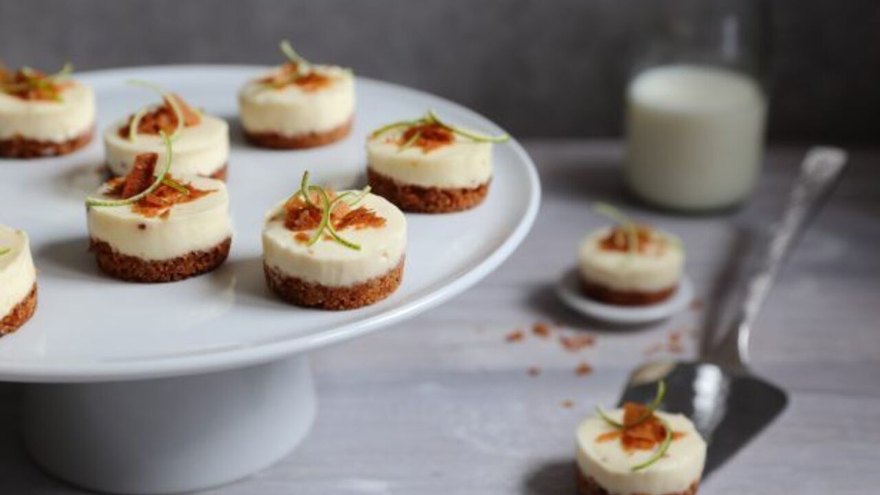 Fluffy mini cheesecakes: what kind of cheese to use