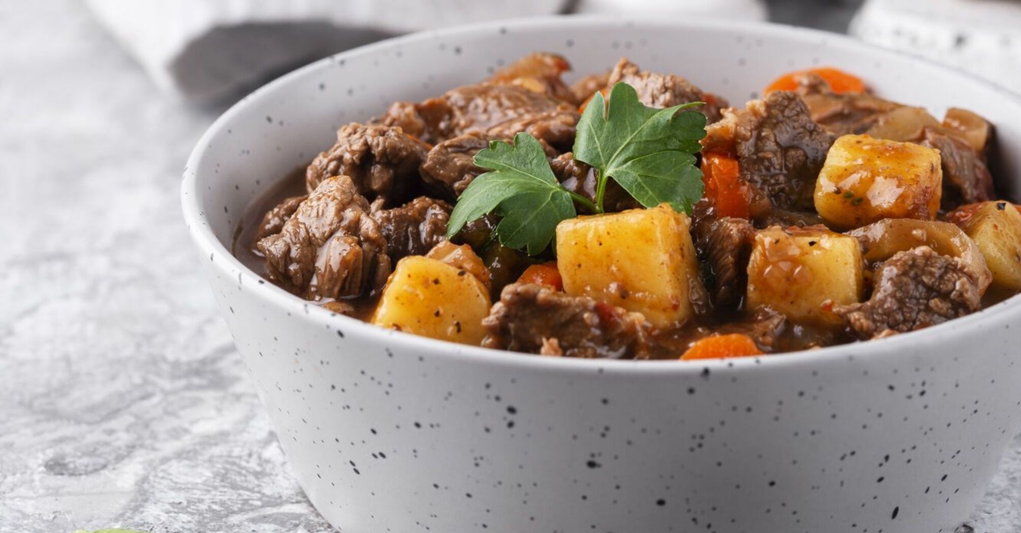 Not just stewed potatoes with meat: how to cook a familiar dish in a new way