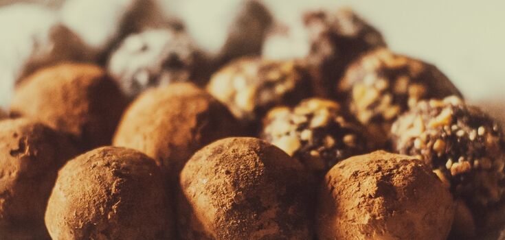 Homemade sugar-free candy and baking: you need three ingredients