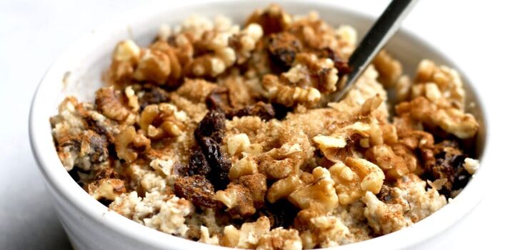 Sinabon-flavored oatmeal: how to make a healthy dessert