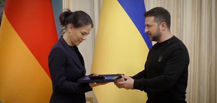 Zełenski spotkał się z Baerbock w Kijowie: rozmawiali o obronie powietrznej i integracji europejskiej. Zdjęcia i wideo