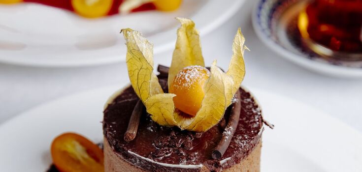 Crispy bacon tuile: a garnish for a dish that impresses with its taste