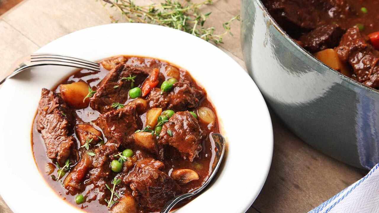 Juicy stewed beef instead of gravy: can be cooked both in a multicooker and in a pan