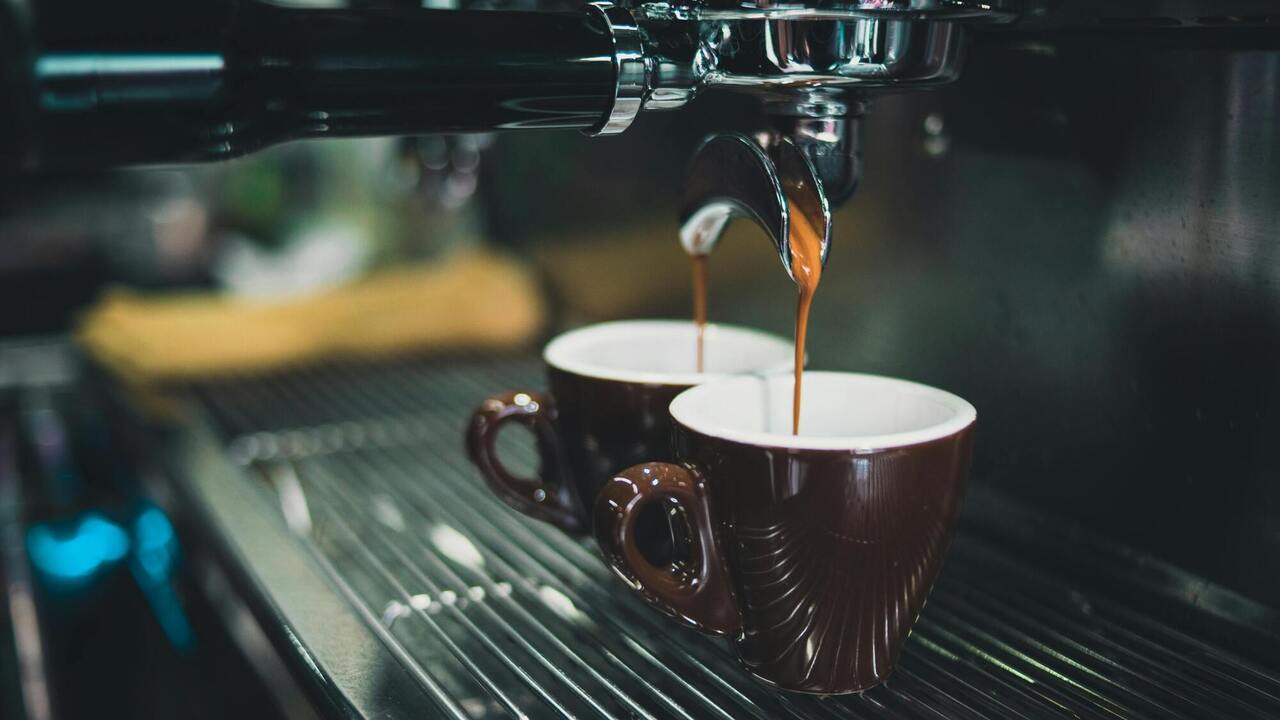 You definitely make this mistake when brewing coffee: why the drink turns out unpalatable
