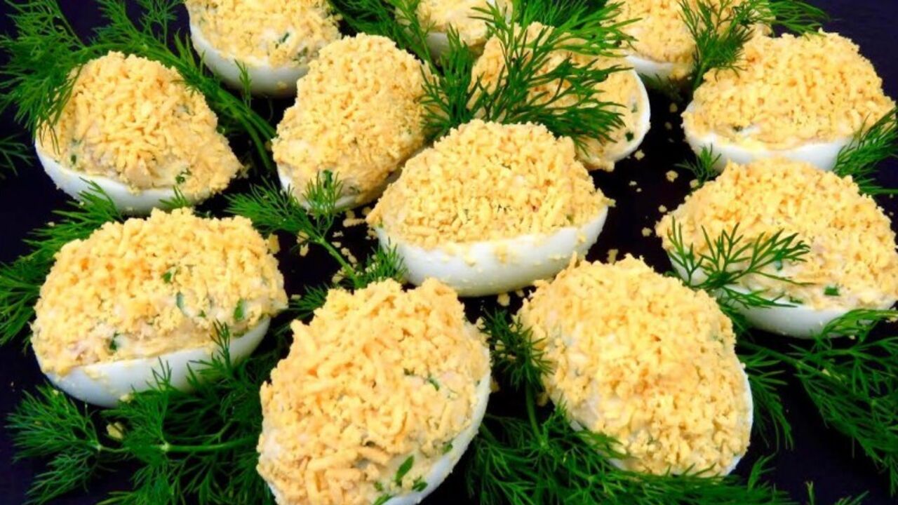 Stuffed eggs "Mimosa": salad and appetizer at the same time