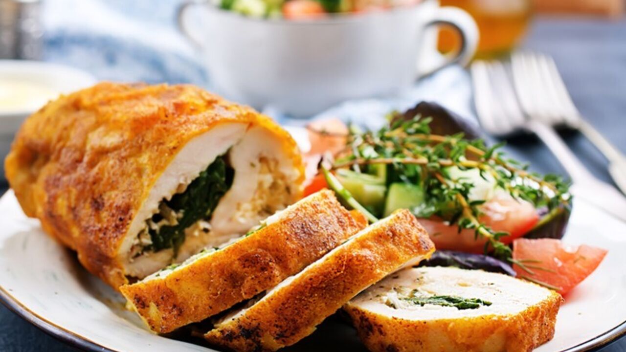Hearty roll in breadcrumbs: what meat to cook from