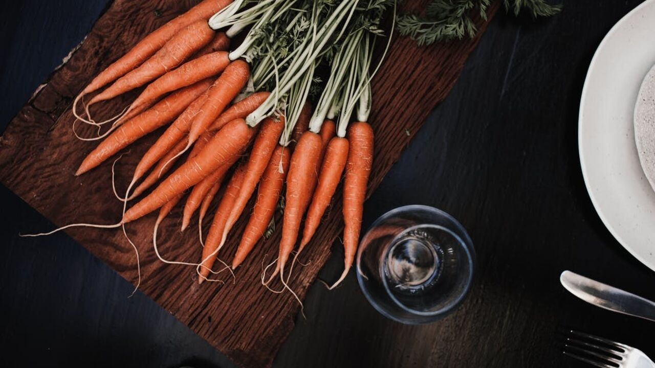 Delicious Korean carrots: what to marinate the vegetable in