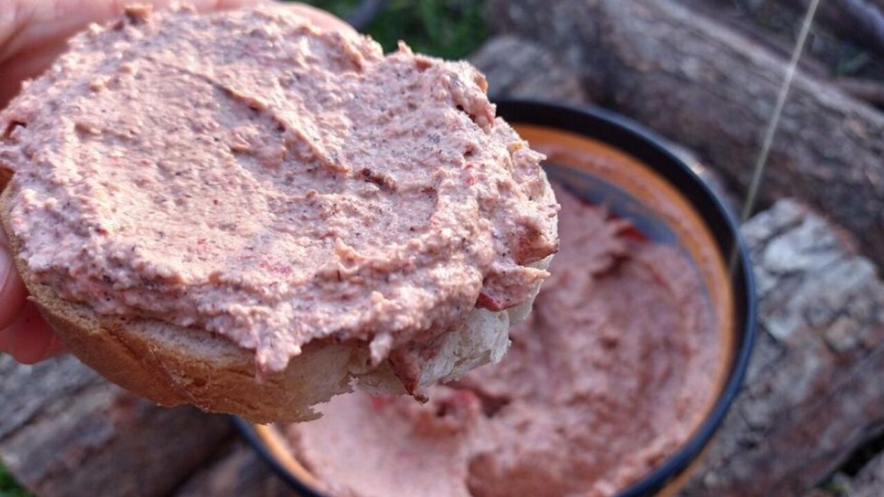 Liver pate that everyone will eat: spicy and not bitter