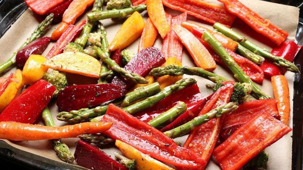Baked vegetable salad: which ingredient will make the dish special