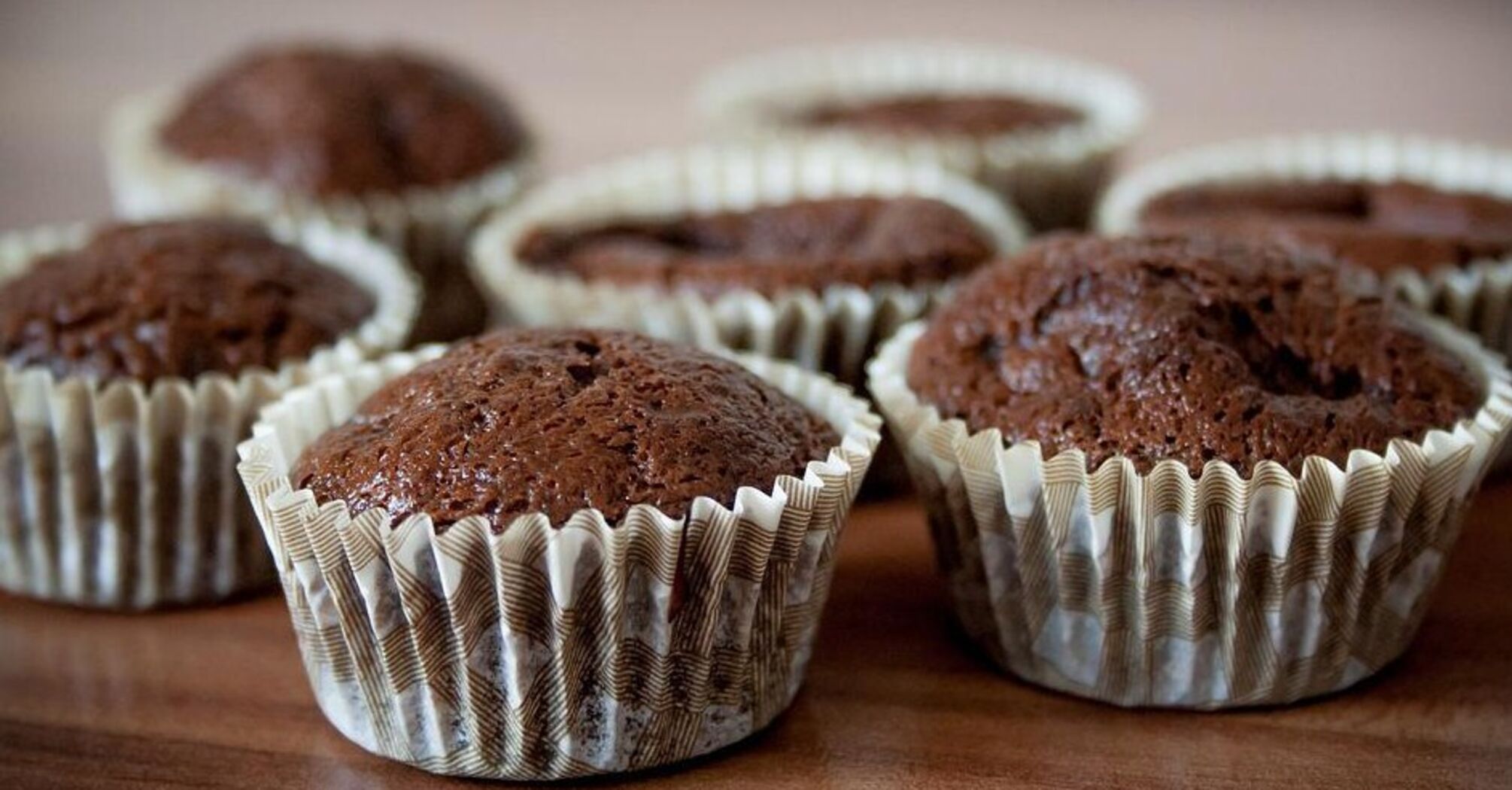 Chocolate muffins without sugar and flour: they are very fluffy