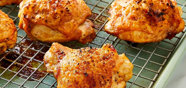 What to marinate chicken thighs in to make them juicy: a simple idea