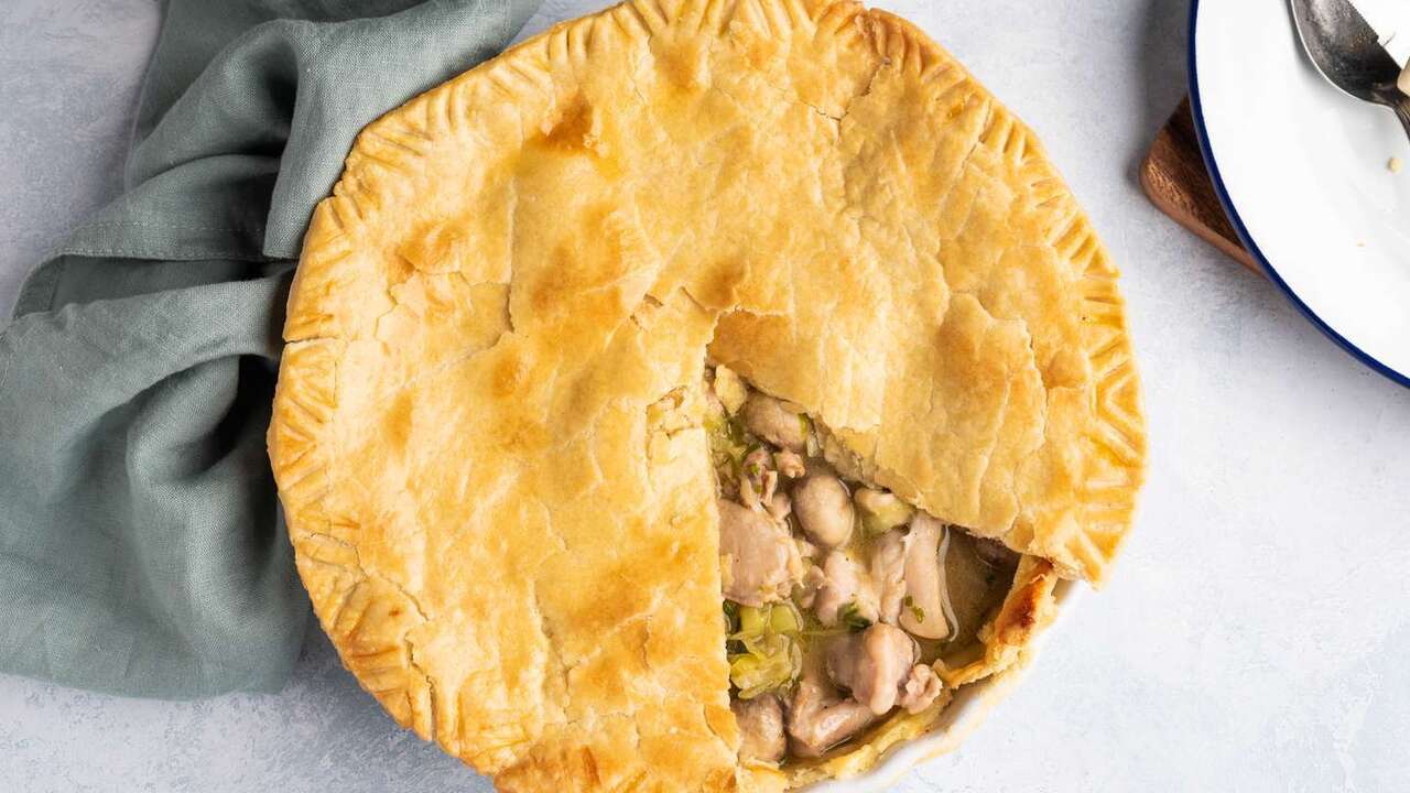 Simple chicken and mushroom pie for a hearty lunch: the filling turns out very juicy