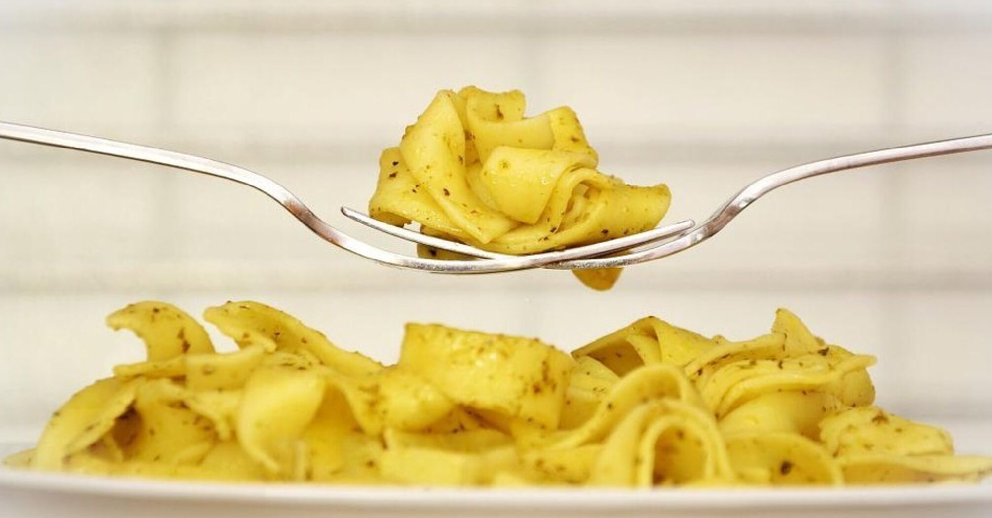 What to add to pasta besides cheese and fillet: a familiar dish in a new way