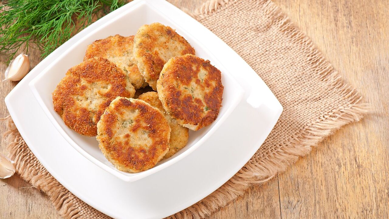 Chopped chicken cutlets: will become juicy thanks to a secret ingredient