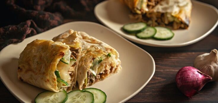 With cottage cheese and herbs: how to prepare lazy no-bake pita bread pies