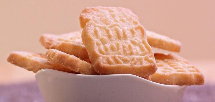 Homemade shortbread cookies in 15 minutes: recipe for egg dough