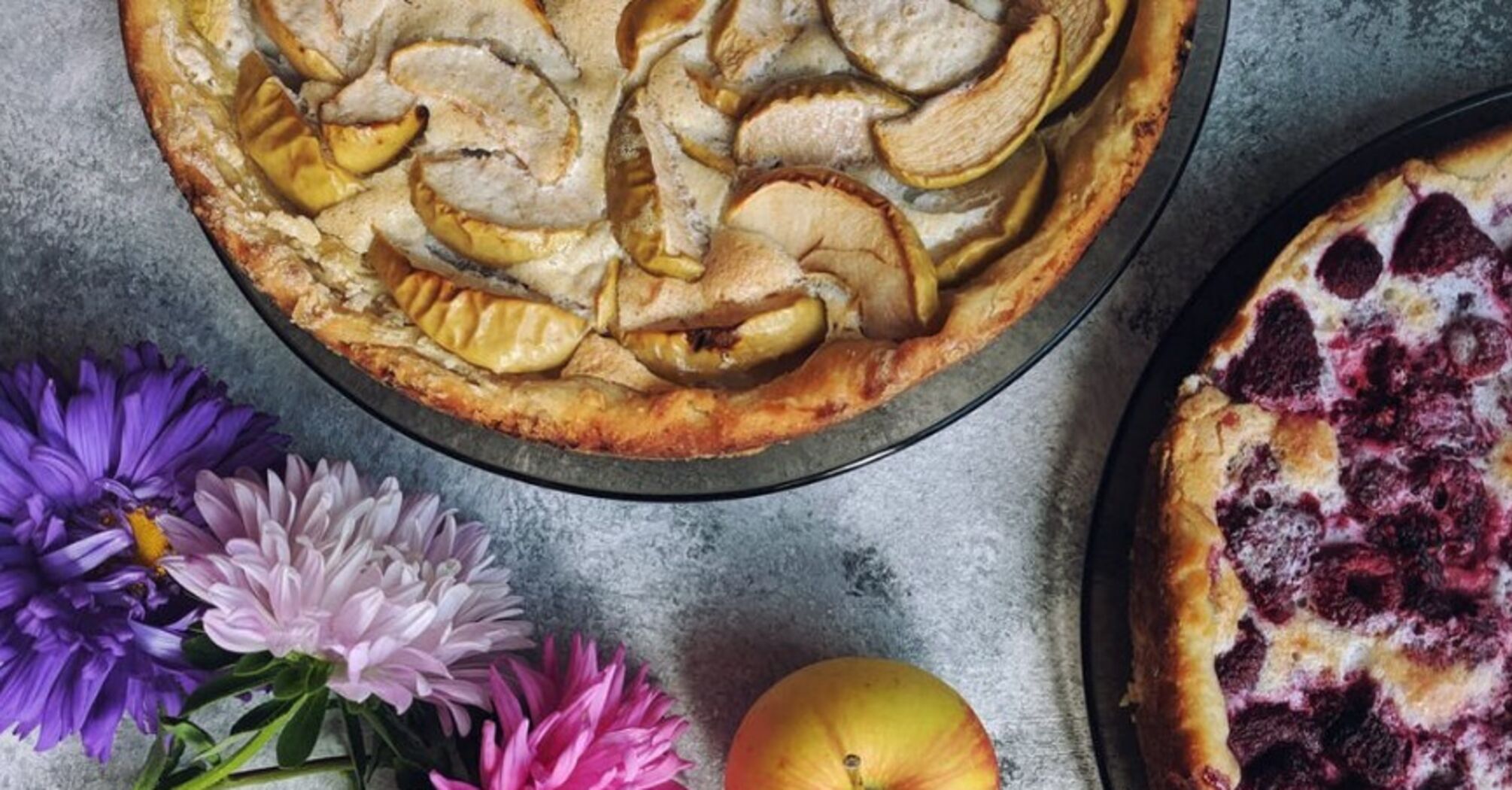 Galette with apple jam: how to make the simplest pie