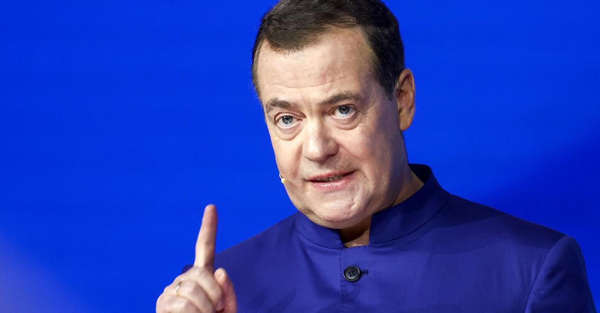 Sikorski's US ultimatum to Russia irritated Medvedev: he spoke of a world war and "nuclear ashes"