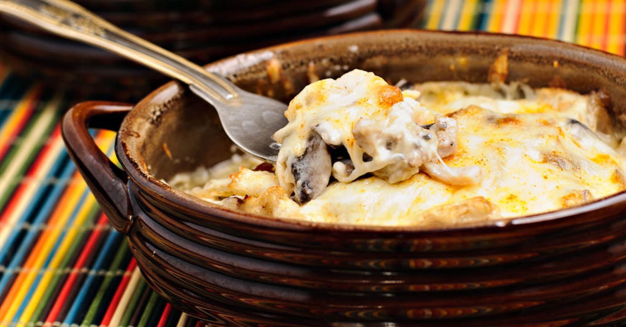 Without kneading the dough and from affordable products: julienne with chicken and mushrooms for a hearty lunch