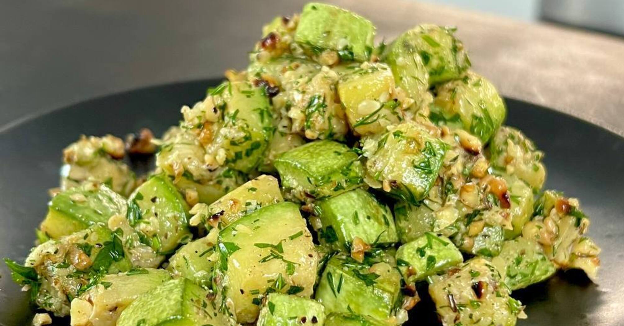 Spicy zucchini salad: what to combine with a delicious vegetable