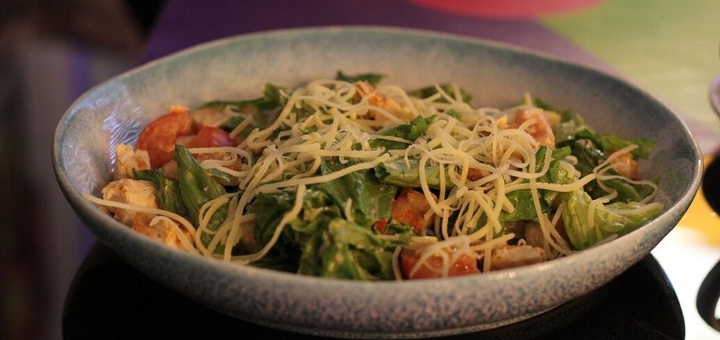 The easiest dressing for Caesar salad: without mayonnaise, anchovies and Worcestershire sauce