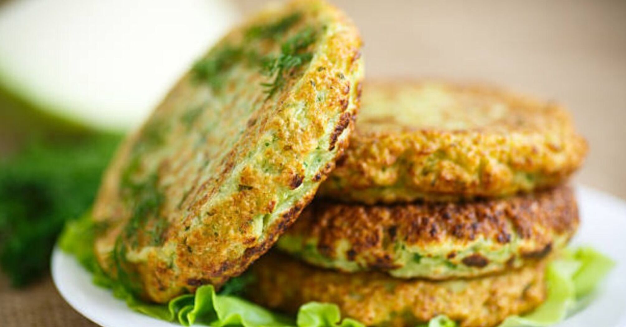 How to cook zucchini schnitzels: an alternative to the usual chops