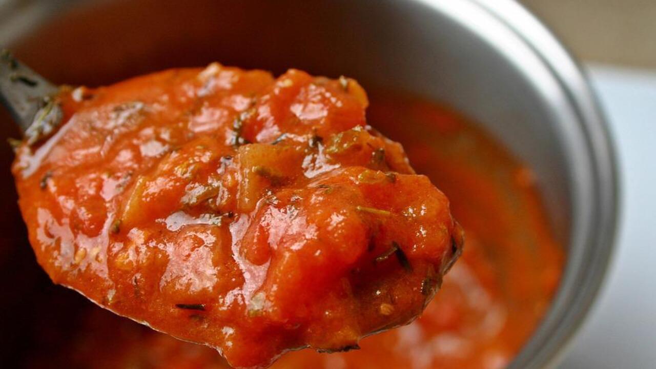 Tomato satsebeli sauce: the most successful recipe for meat and vegetables