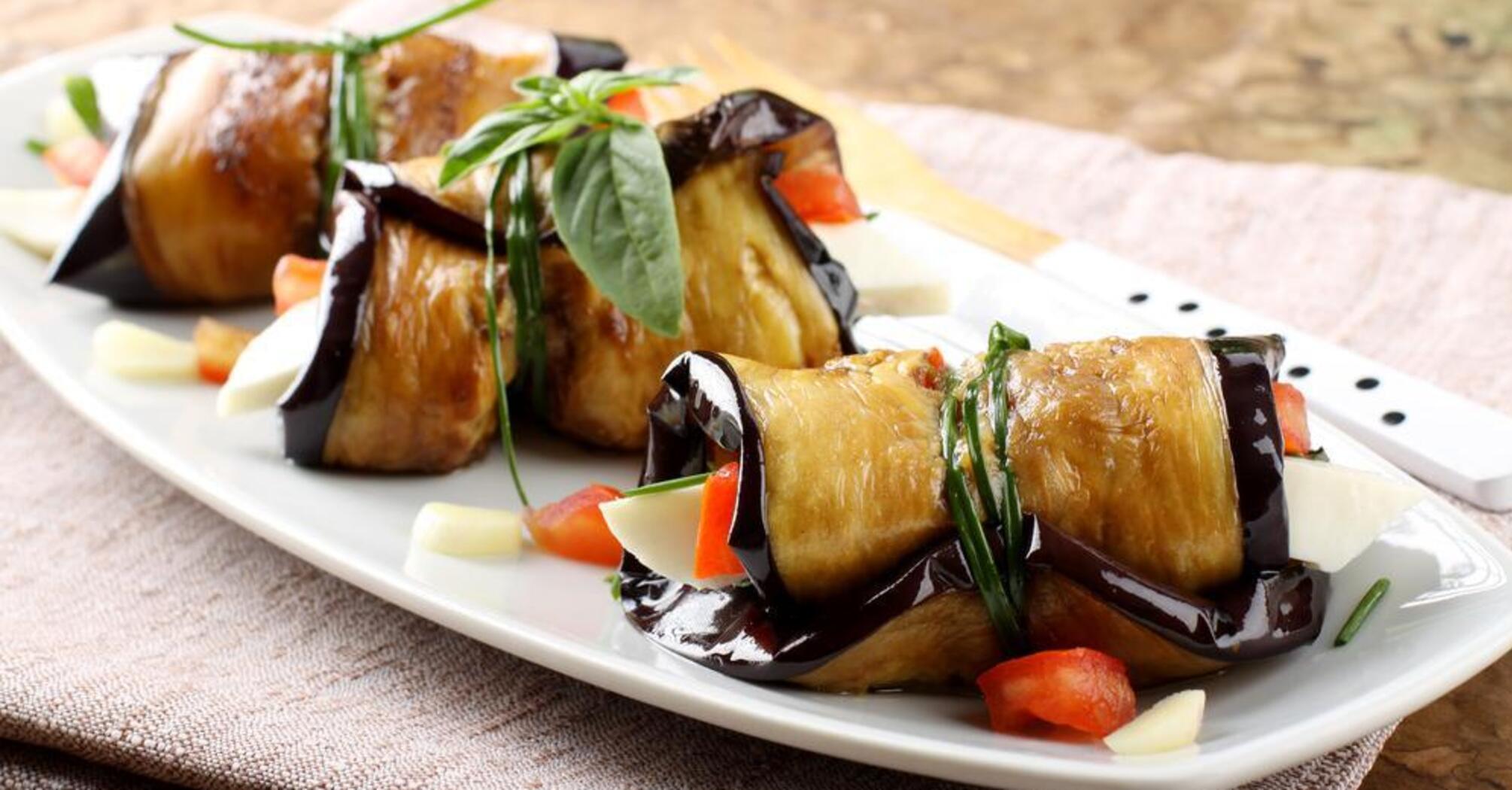Badrijani: a recipe for a spicy Georgian eggplant appetizer with a nut filling
