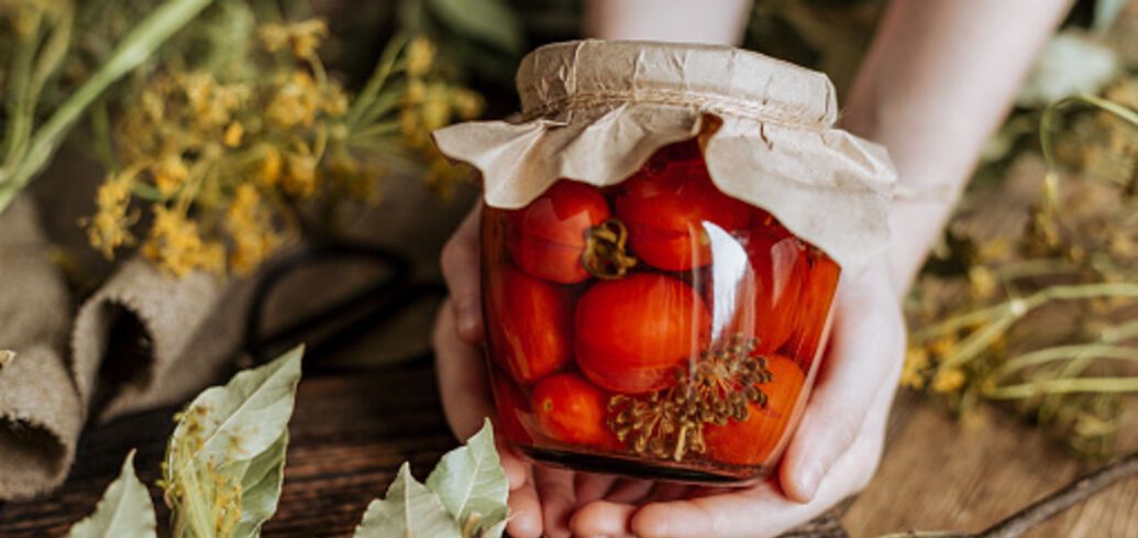 Pickled tomatoes