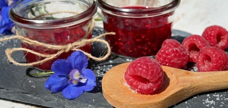 How to make delicious raspberry jam: a budget option
