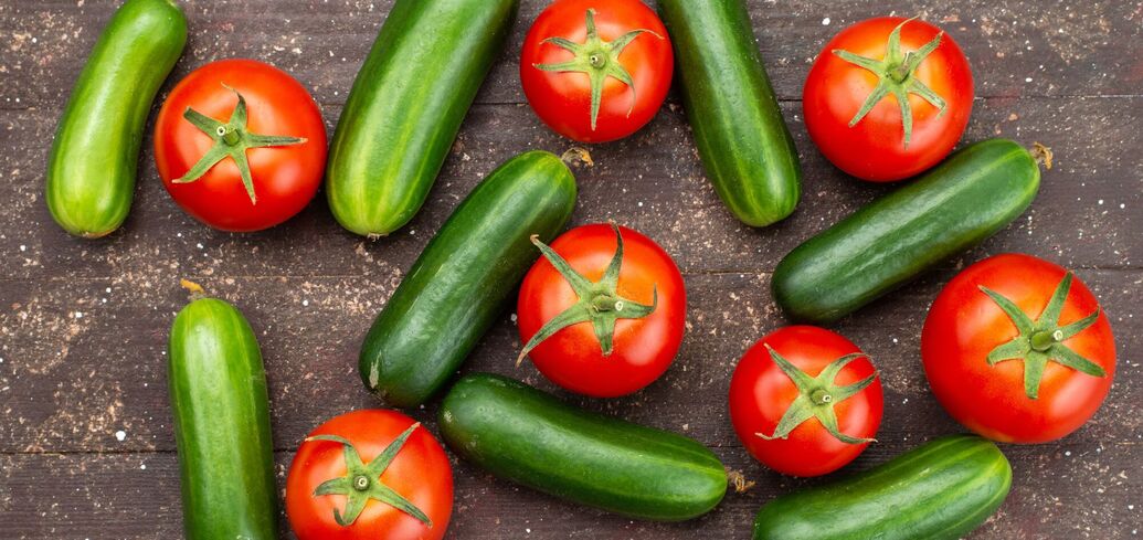 How to properly wash cucumbers and tomatoes and why use salt