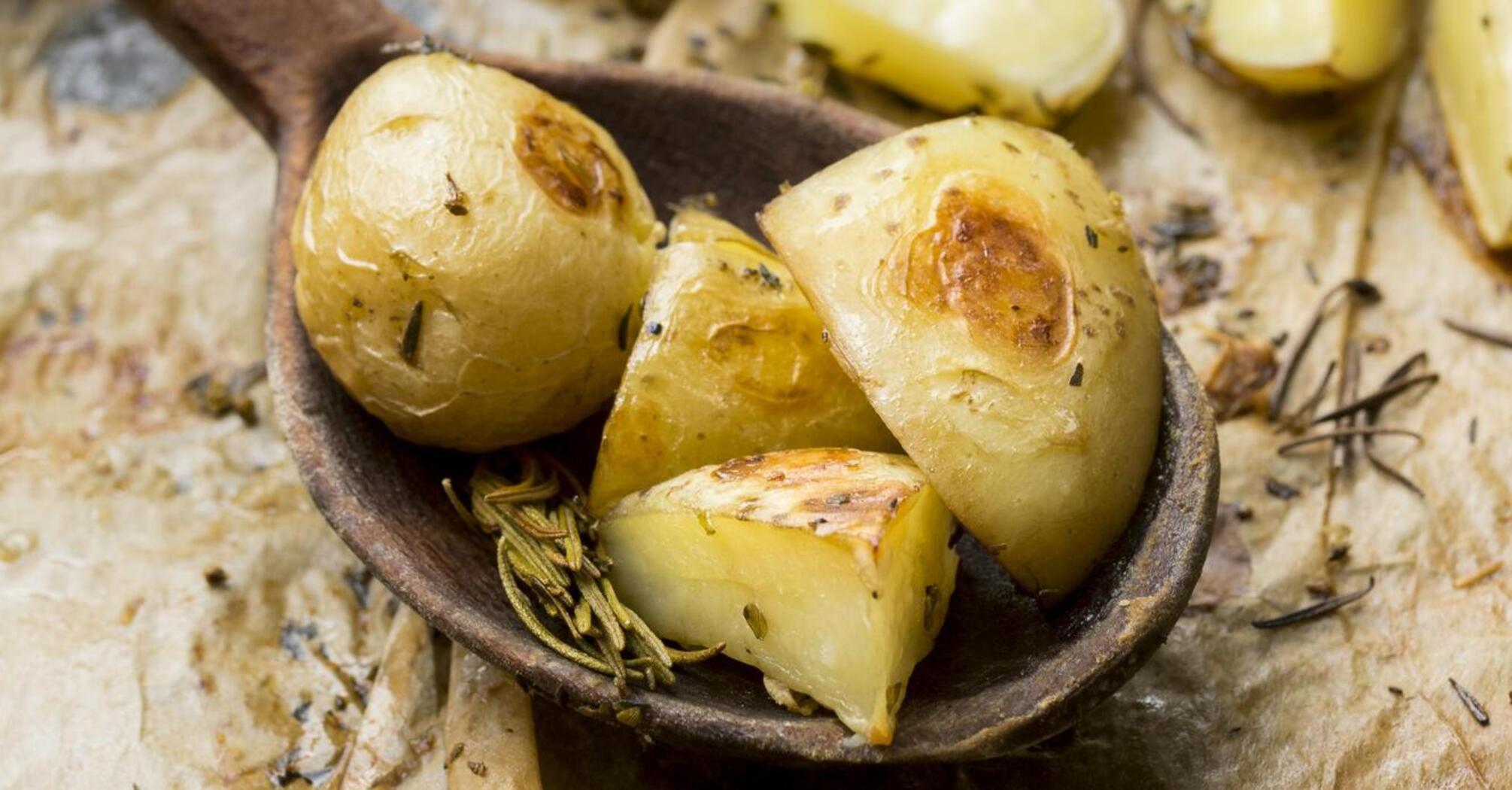 How to easily peel and chop potatoes in their skins: an interesting life hack