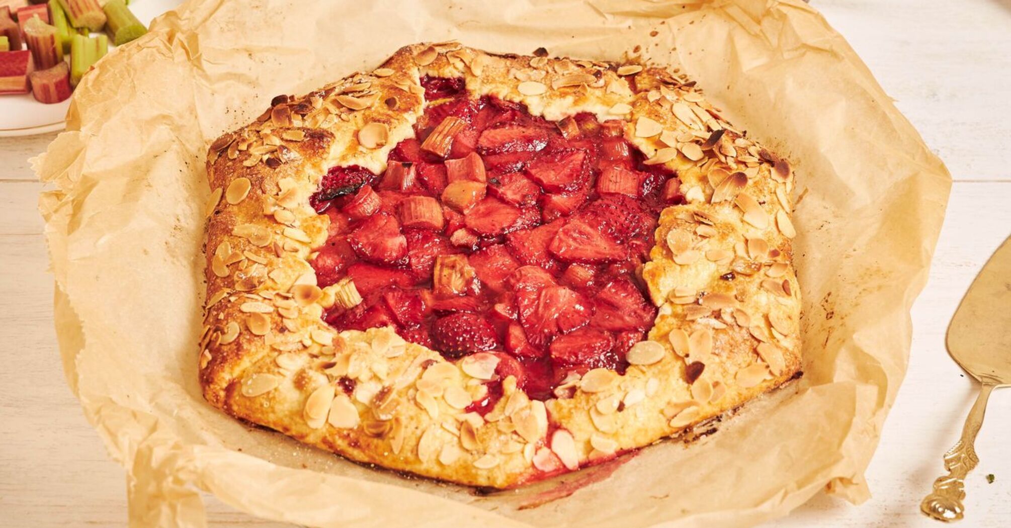 Strawberry galette with cottage cheese: a simple dish with incredible flavor