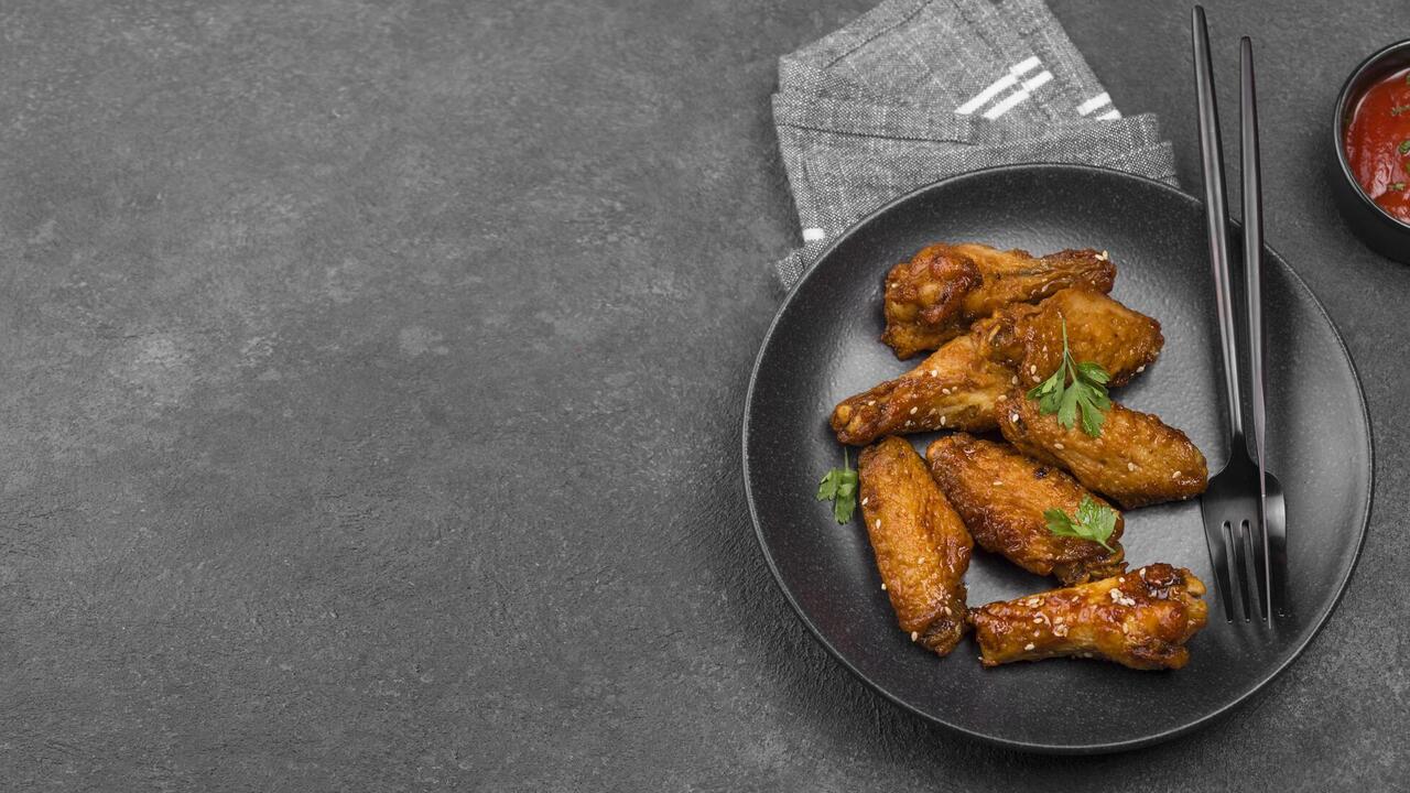 Grilled chicken wings: how to make a glossy glaze