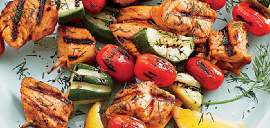 How to make a delicious barbecue from salmon: you don't even have to light a fire