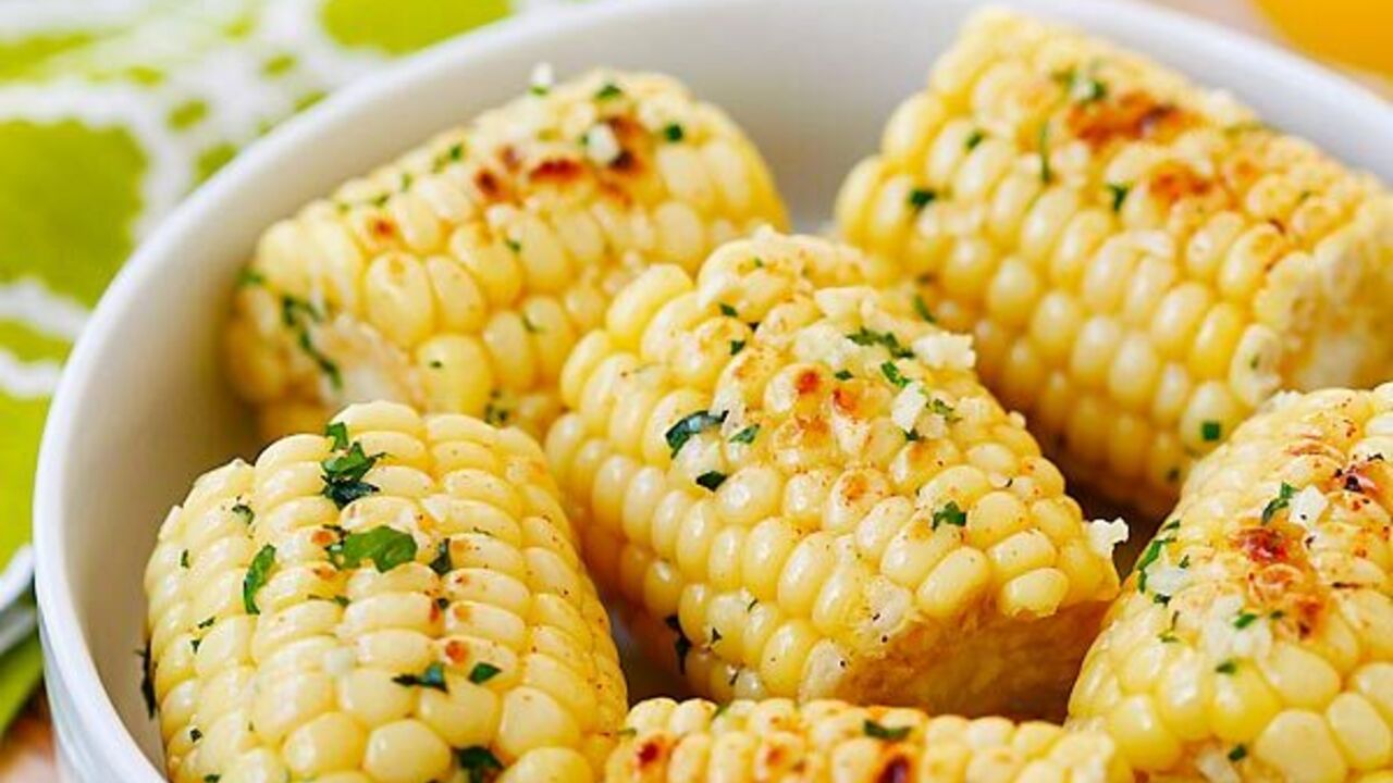How to cook corn deliciously: no need to boil