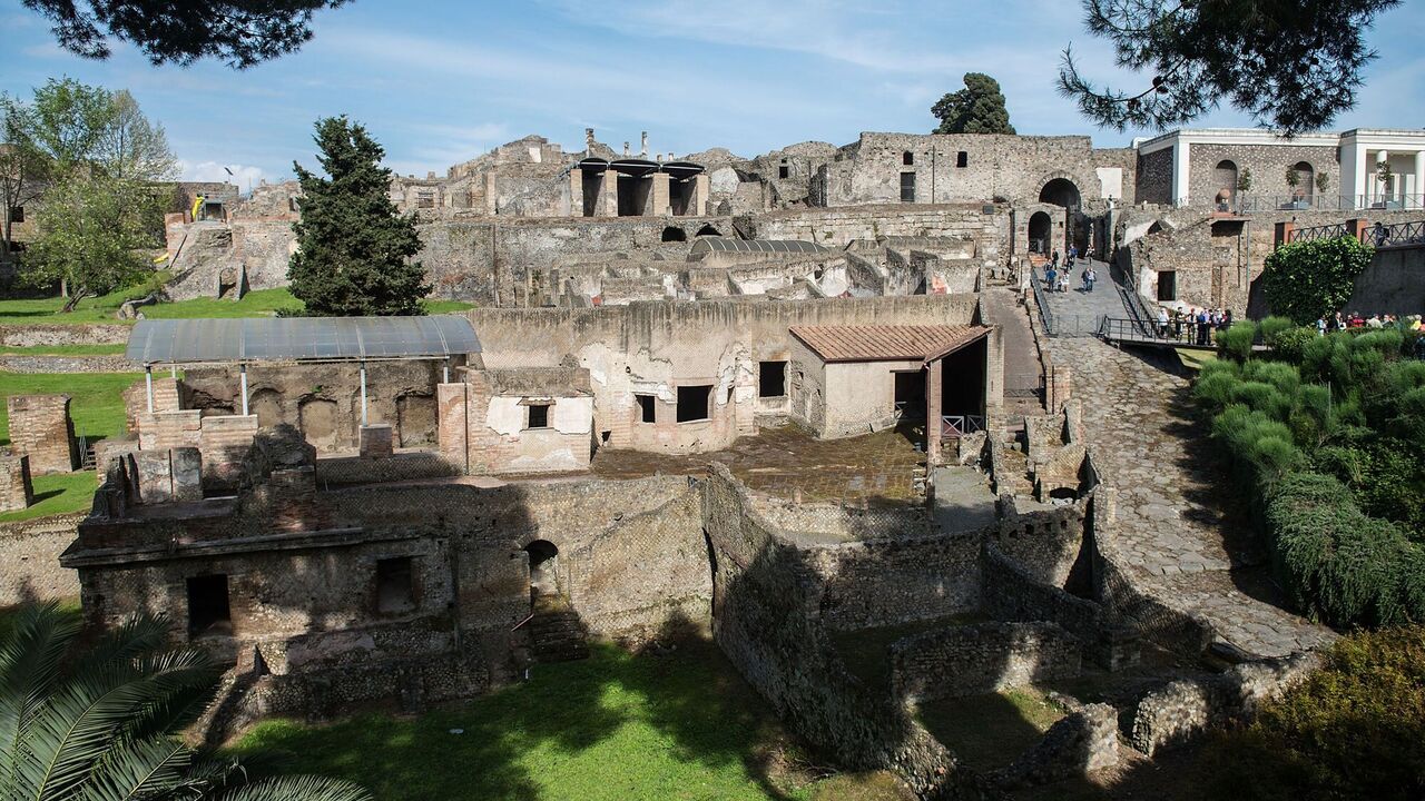 The secret of the graffiti in Pompeii depicting gladiators has been revealed: they were painted by 5-year-old children. Photo.
