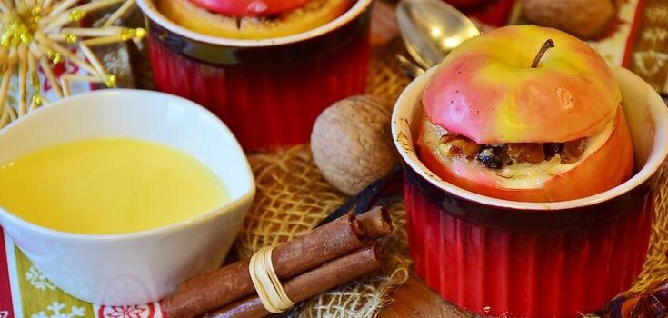 What to cook with apples and cottage cheese for breakfast: a recipe shared by Lilia Tsvit