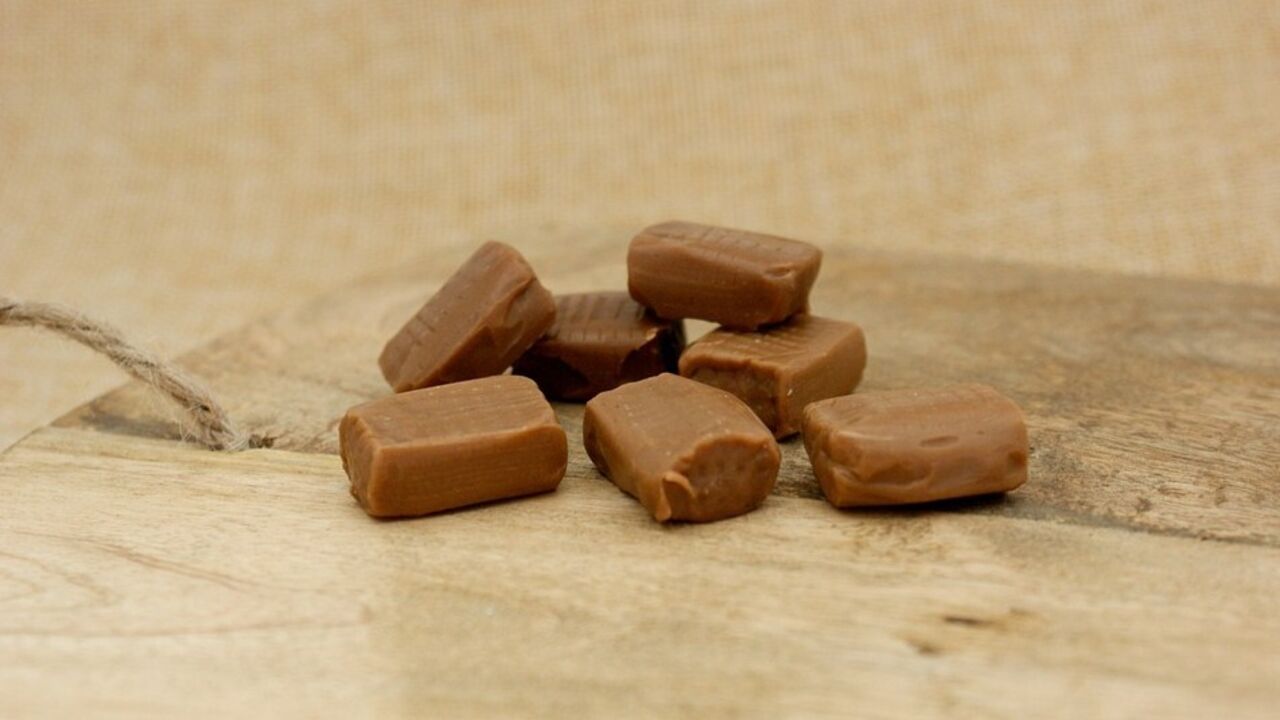What to make healthy homemade toffee: no sugar and no baking