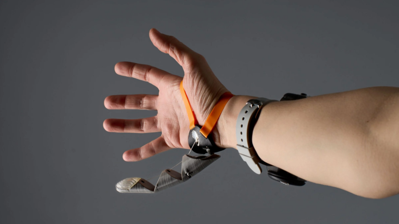 Scientists have developed a "third thumb" that can change human abilities
