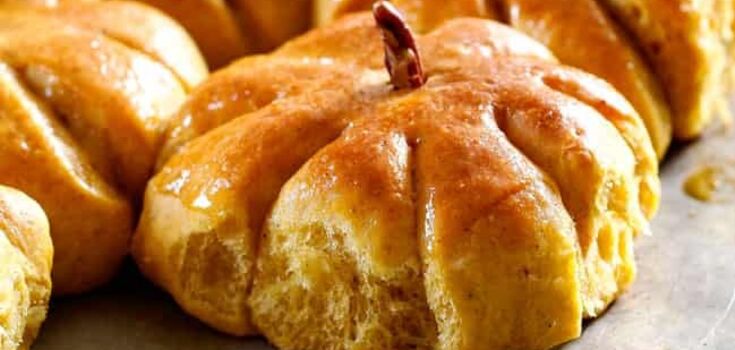 Fluffy pumpkin buns: how to make unusual pastries