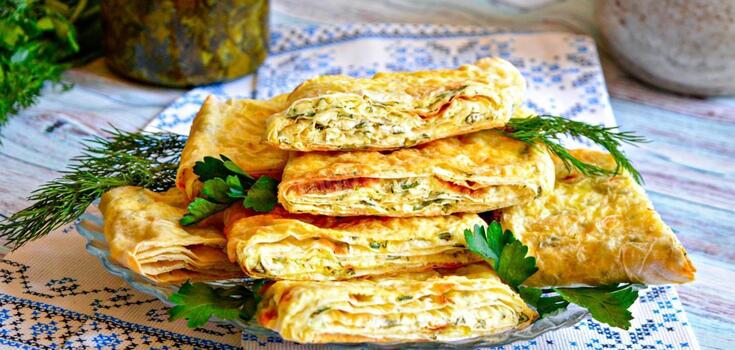 Simple pita bread pie for a hearty lunch: easy to prepare
