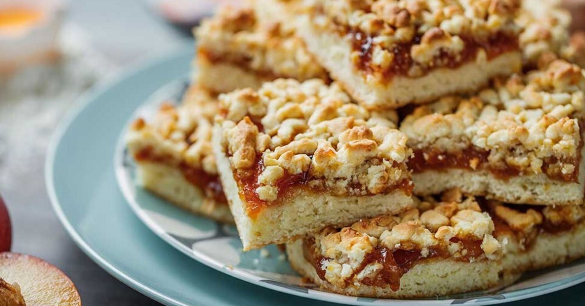 Grated apple jam pie in a hurry: a recipe for the simplest dough
