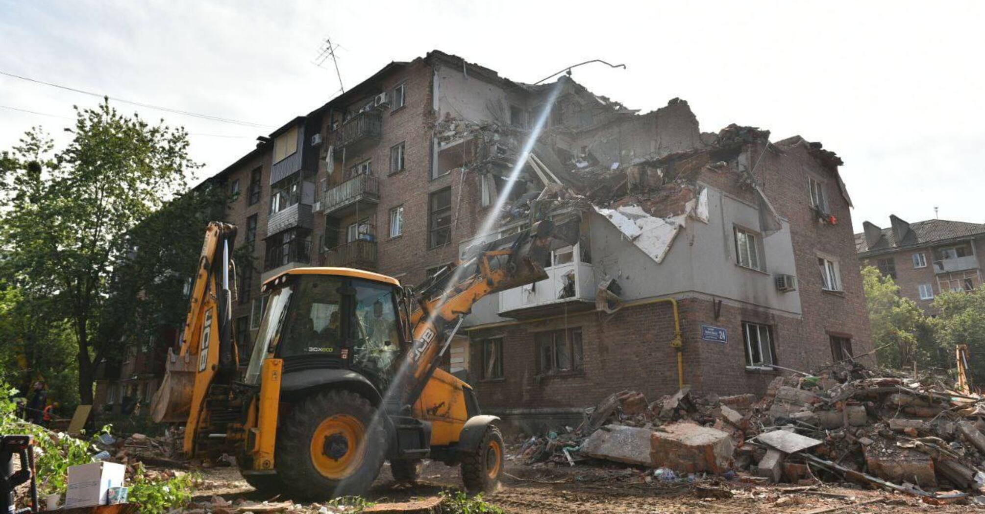 Drone video of the consequences of the Russian strike on Kharkiv this night appeared online: the number of victims rose to five