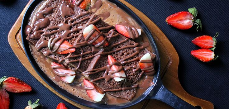 Brownies with strawberries