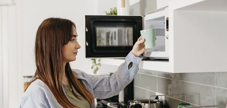 What dishes can't be heated in the microwave: here are the reasons why