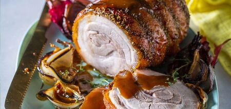 Baked pork roll with spices and garlic: how to cook a festive dish for Easter