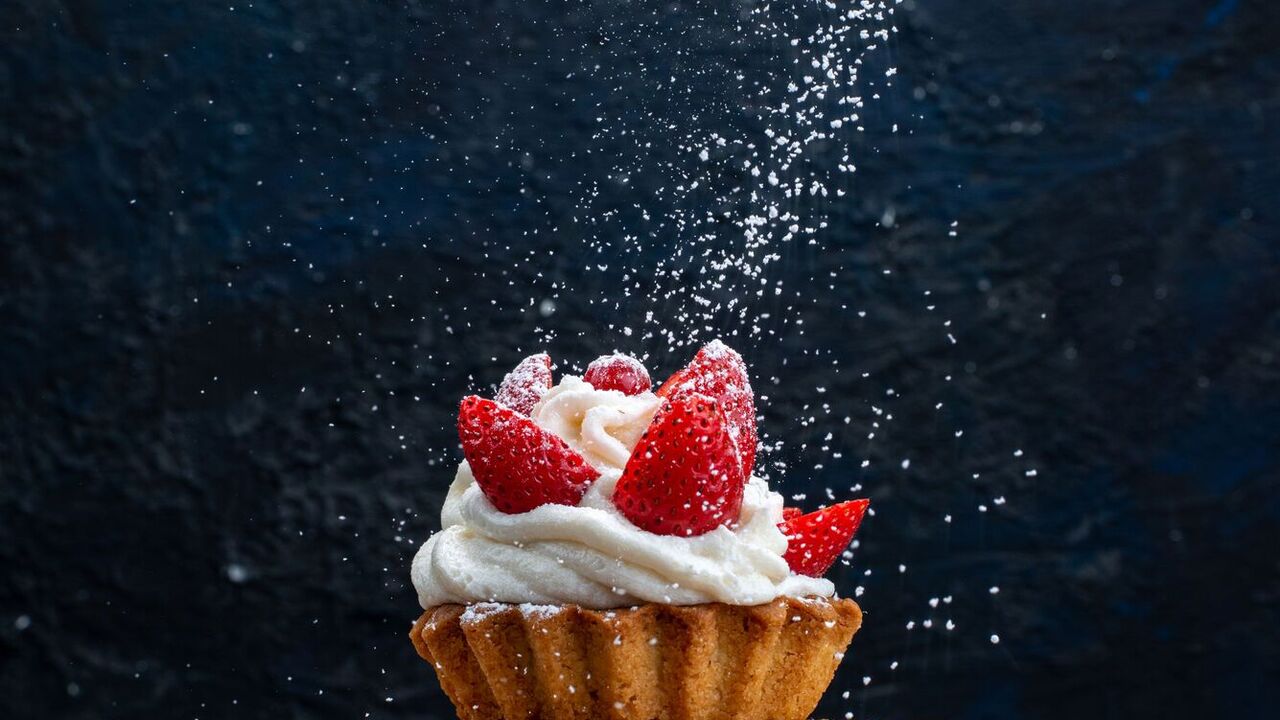 Birthday cake in a pan: how to make dessert when there is no oven