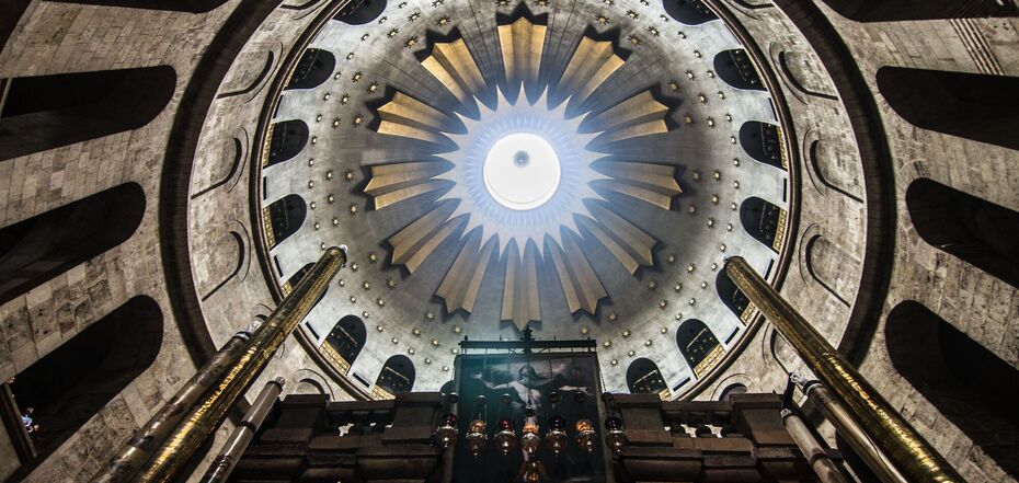 The descent of the Holy Fire 2024: live stream