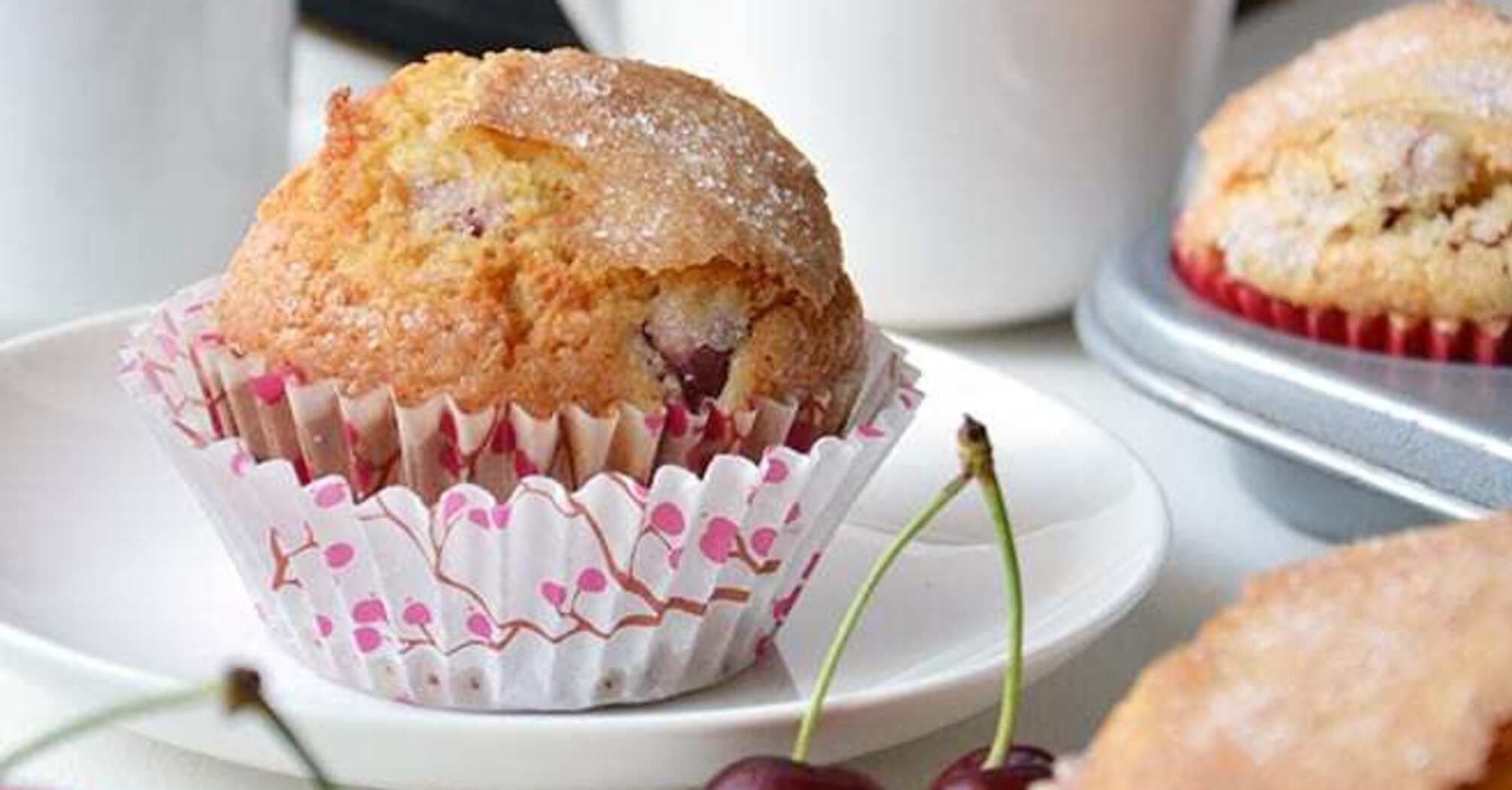 Sweet muffins with cherries: rise well and turn out fluffy